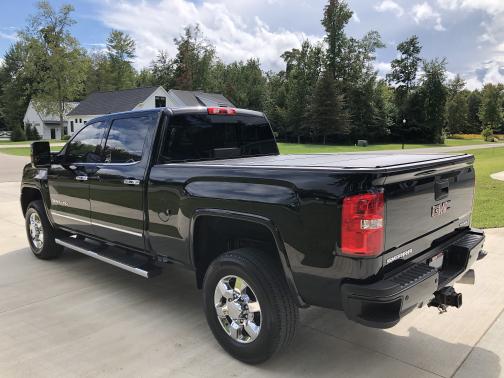 Photo 3 of 24 of 2017 GMC Sierra 3500 Denali